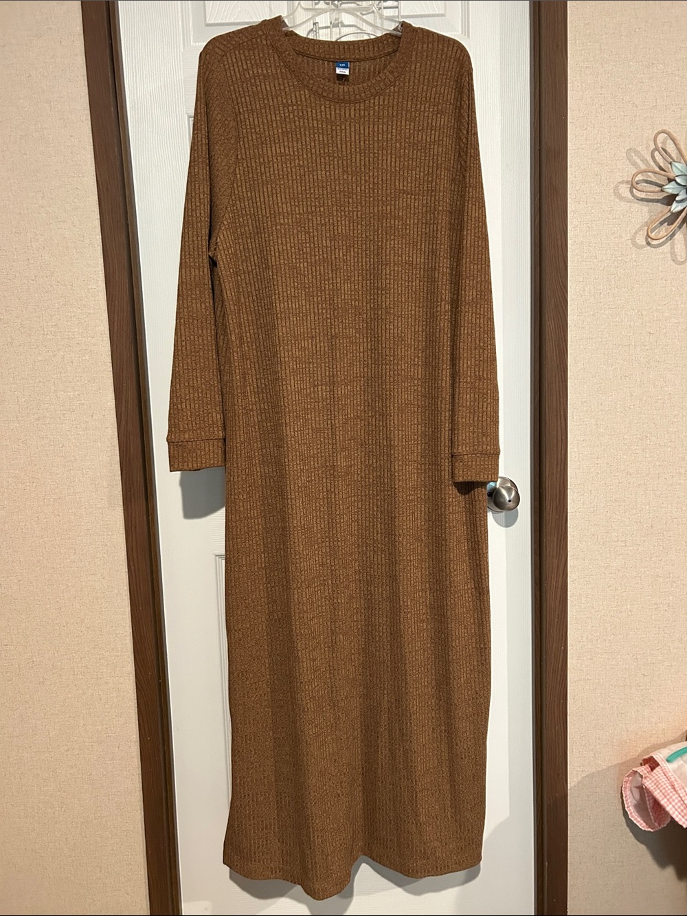 Old Navy Ribbed Maxi Dress in Camel Brown